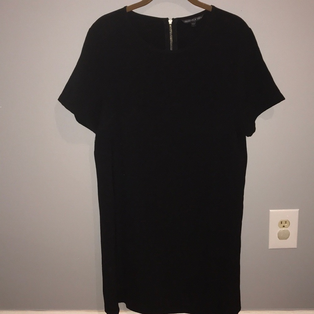 Great black dress for everyday business!